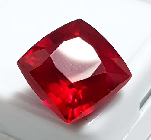 Rubino rosso naturale - naturale, taglio
