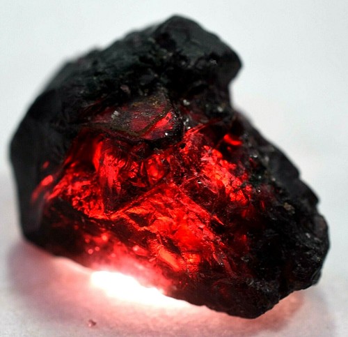 Rarissima painite rossa - painite,